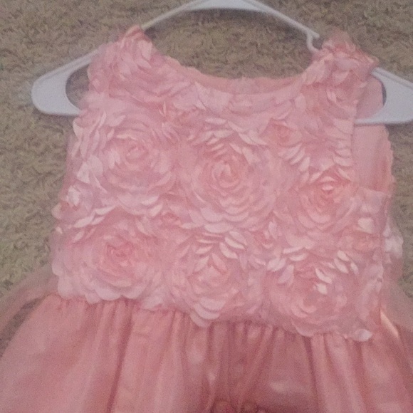 Dress - Picture 2 of 4